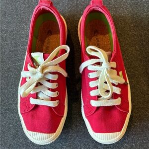 Perfect for the holidays! Comfy and cute. Great quality and not cheap.